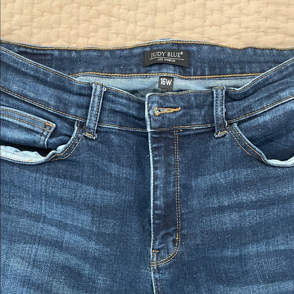 Judy Blue Mid/ Dark Wash High-Rise Jeans - Blue